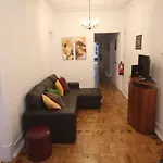 Ocean M1 R4 - Large Double With Shared Bathroom In Center